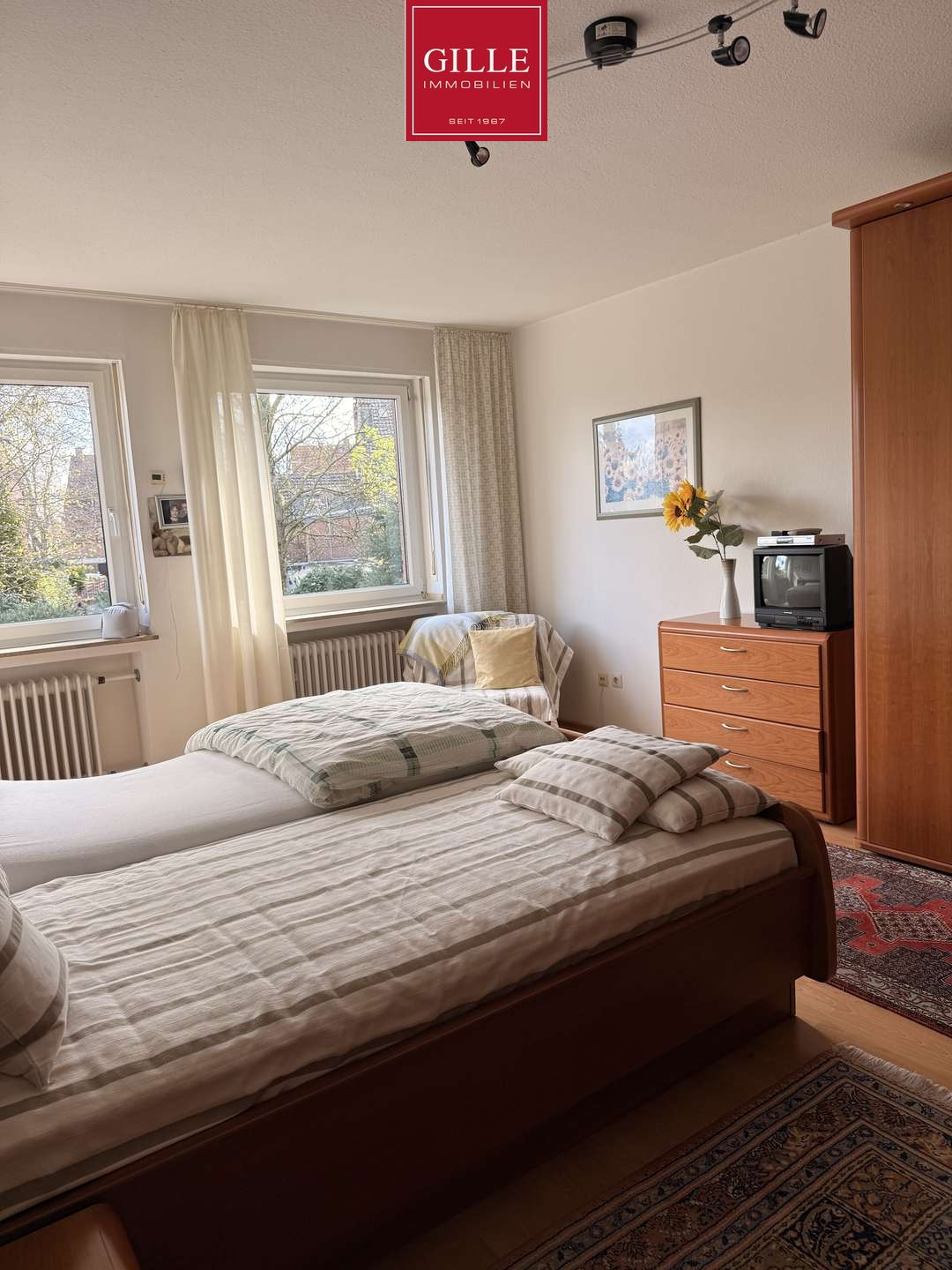 Ansicht 2 von: Neuss-Dreikönigenviertel: Attraktives und gepflegtes  1-Familien-Eckhaus mit Garten und Garage